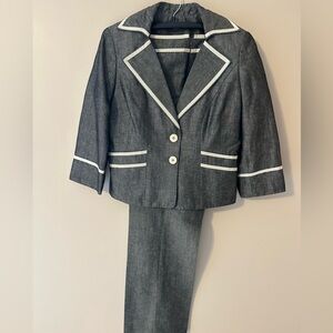 Dress Barn by Larry Levine Vintage Gray 2 Piece Pantsuit with Light Accents